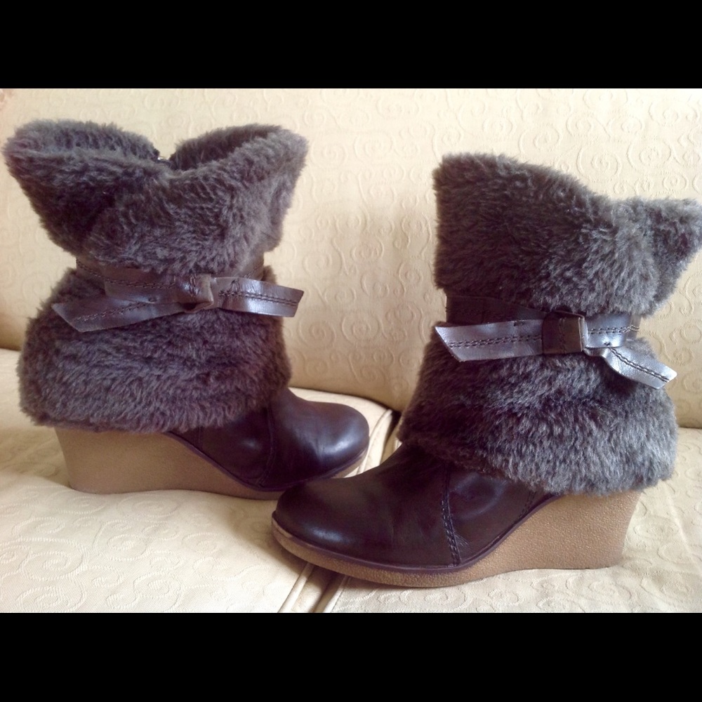 Bare Traps Wedge Heel Ankle Boot Faux Fur